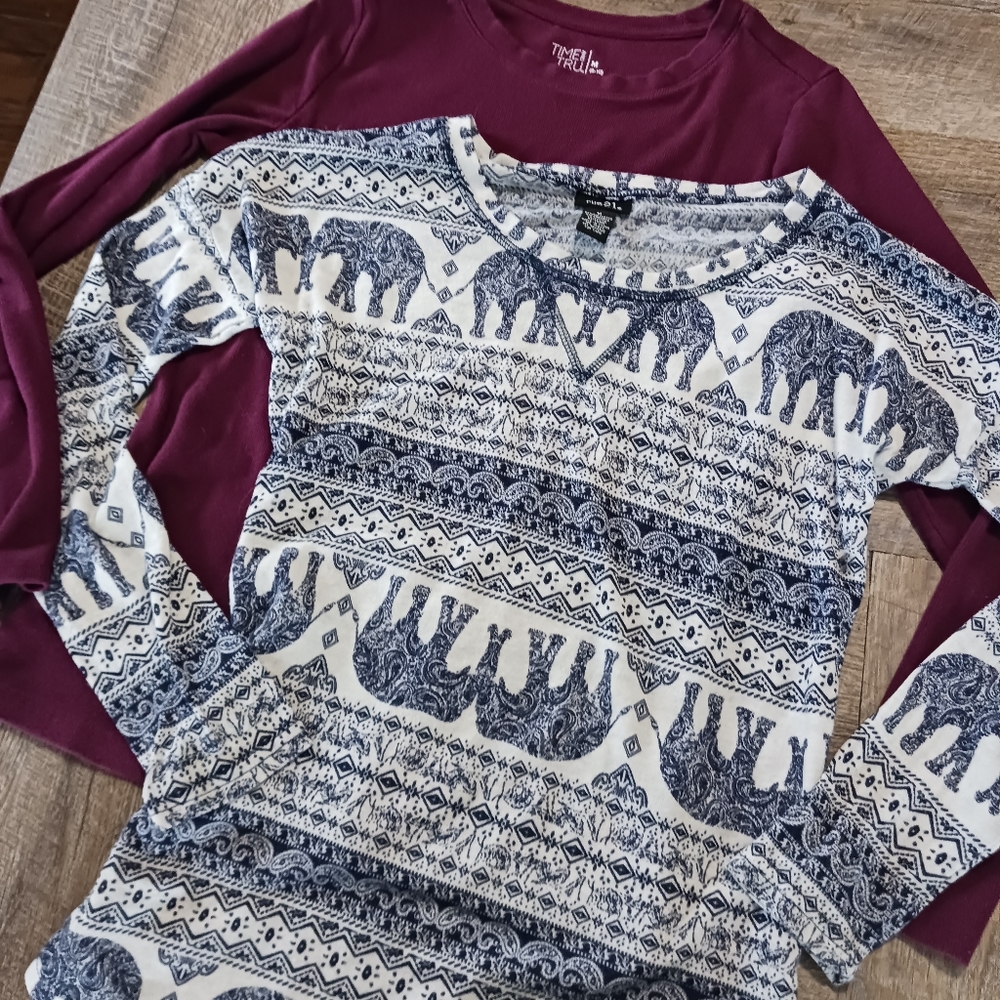 * Rue 21 Tibetan top and burgundy ribbed light weight size medium